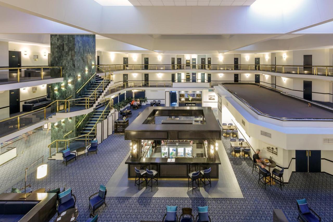 Ramada By Wyndham Diplomat Canberra Exterior photo