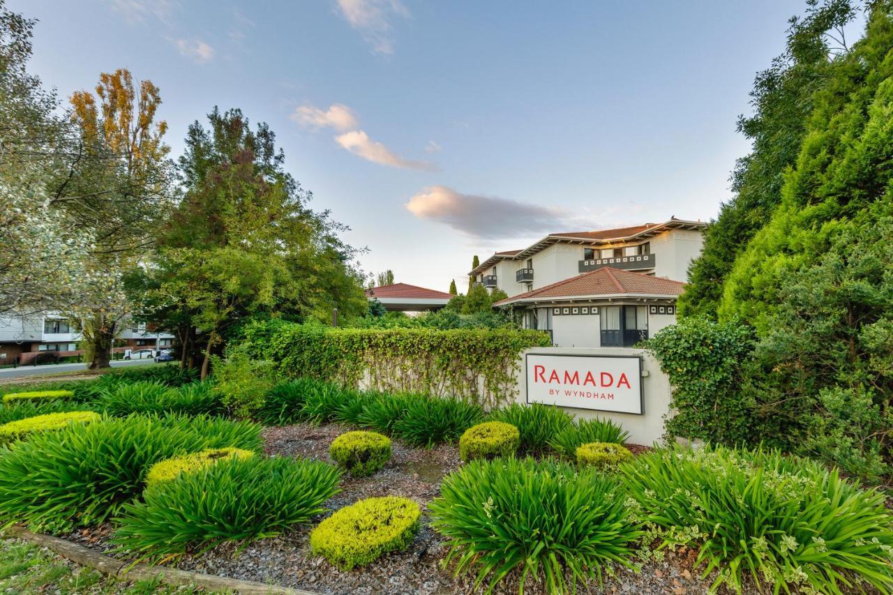 Ramada By Wyndham Diplomat Canberra Exterior photo
